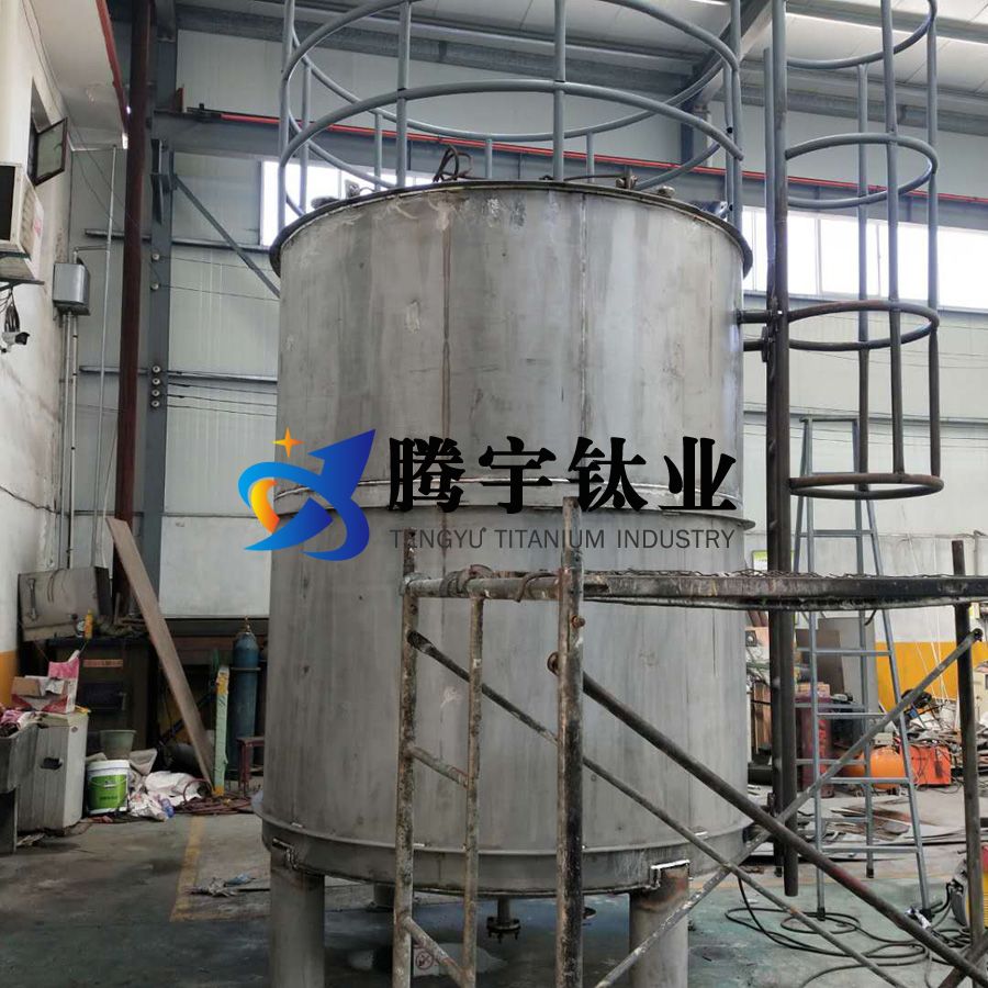 石油化工用鈦鎳鋯儲罐的切水現(xiàn)狀及發(fā)展趨勢 石油化工用鈦鎳鋯儲罐的切水現(xiàn)狀及發(fā)展趨勢